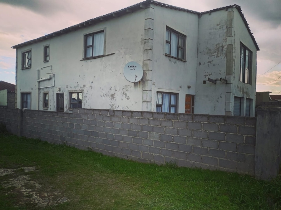 5 Bedroom Property for Sale in Scenery Park Eastern Cape